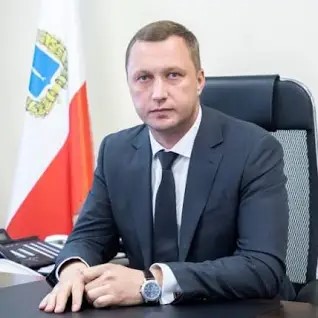 Поздравление Губернатора Романа Бусаргина с праздником – Последний звонок.